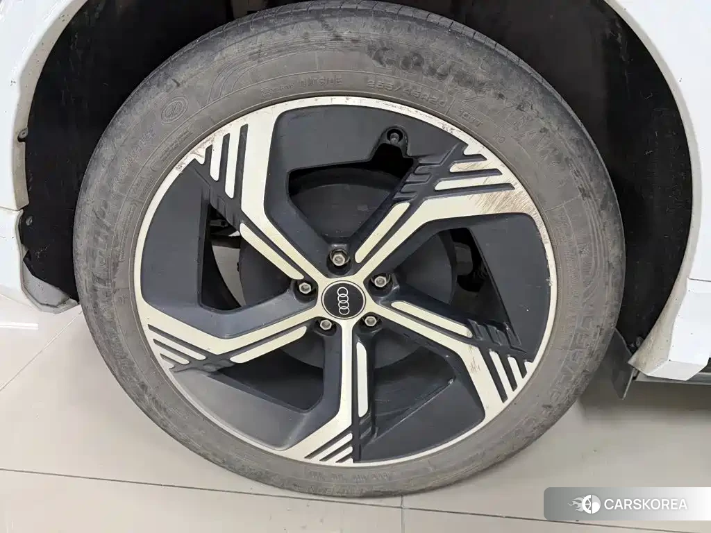Audi Q4 e-tron id 4669431 из Китая 18