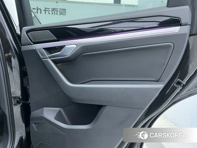 Volkswagen Touareg id 4207350 из Китая 18
