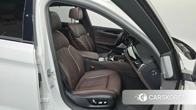 BMW 5 Series (G30) id 4501213 из Кореи 18