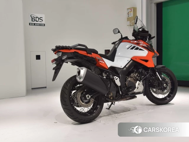 Проданный Suzuki V-STROM 1050XT 2021 из Японии, фото 2