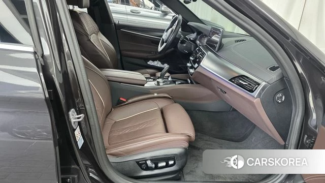BMW 5 Series (G30) id 4757853 из Кореи 18