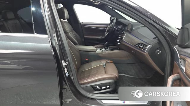 BMW 5 Series (G30) id 4416809 из Кореи 18