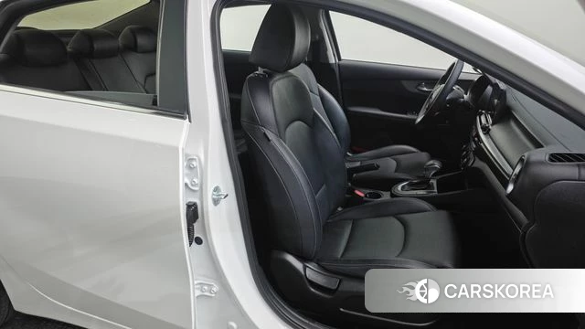 Kia Come New K3 id 4693522 из Кореи 18