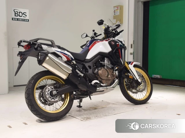 Проданный Honda CRF1000L AFRICA TWIN 2017 из Японии