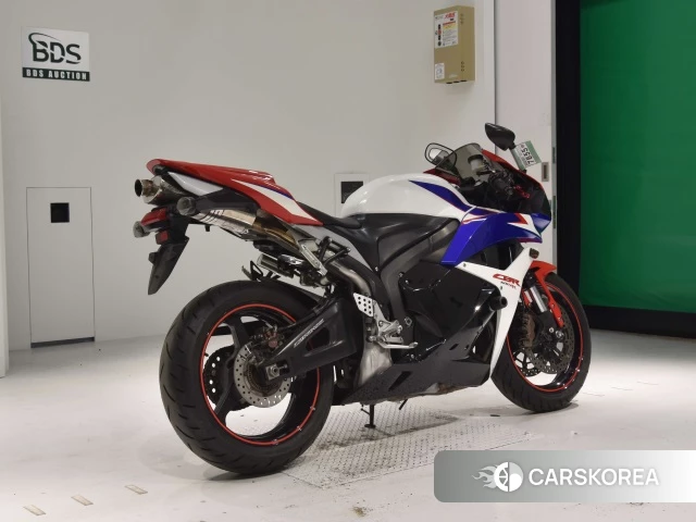 Проданный Honda CBR600RR ABS 2011 из Японии, фото 2