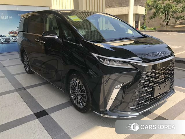 Lexus LM id 4259839 из Китая 18