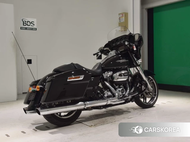 Проданный Harley-Davidson Street Glide FLHXS1750 2017 из Японии, фото 2