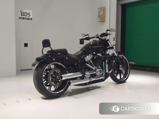 Проданный Harley-Davidson Softail Breakout FXBR1750 2018 из Японии, фото 2
