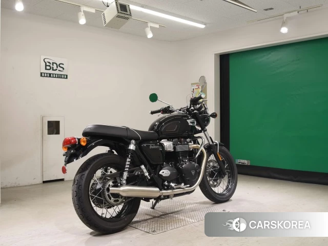 Проданный Triumph BONNEVILLE T100 2022 из Японии, фото 2