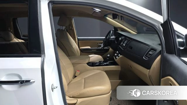 Kia The New Carnival id 4543703 из Кореи 18
