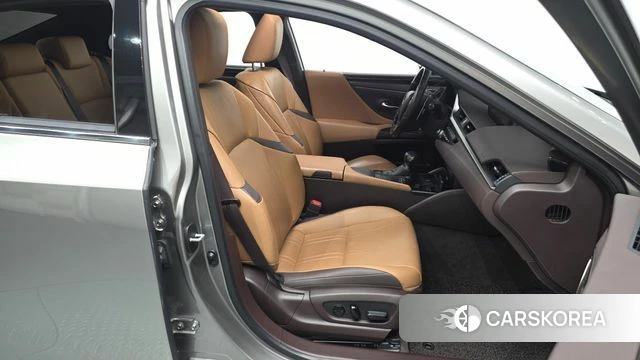 Lexus ES300h 7th generation id 4625347 из Кореи 18
