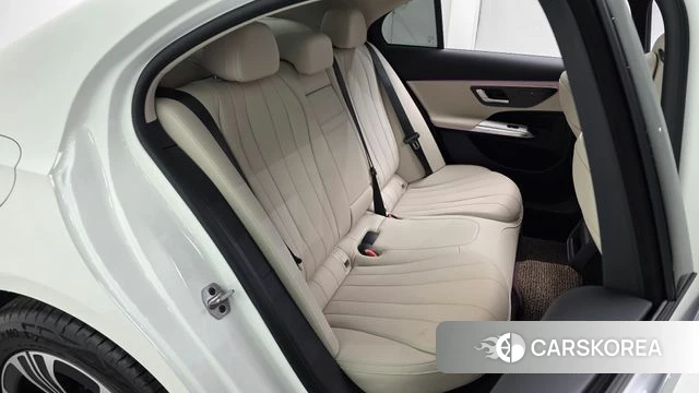 Mercedes-Benz E-Class W214 id 4248132 из Кореи 18