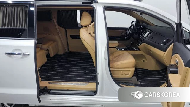 Kia The New Carnival id 4459377 из Кореи 18