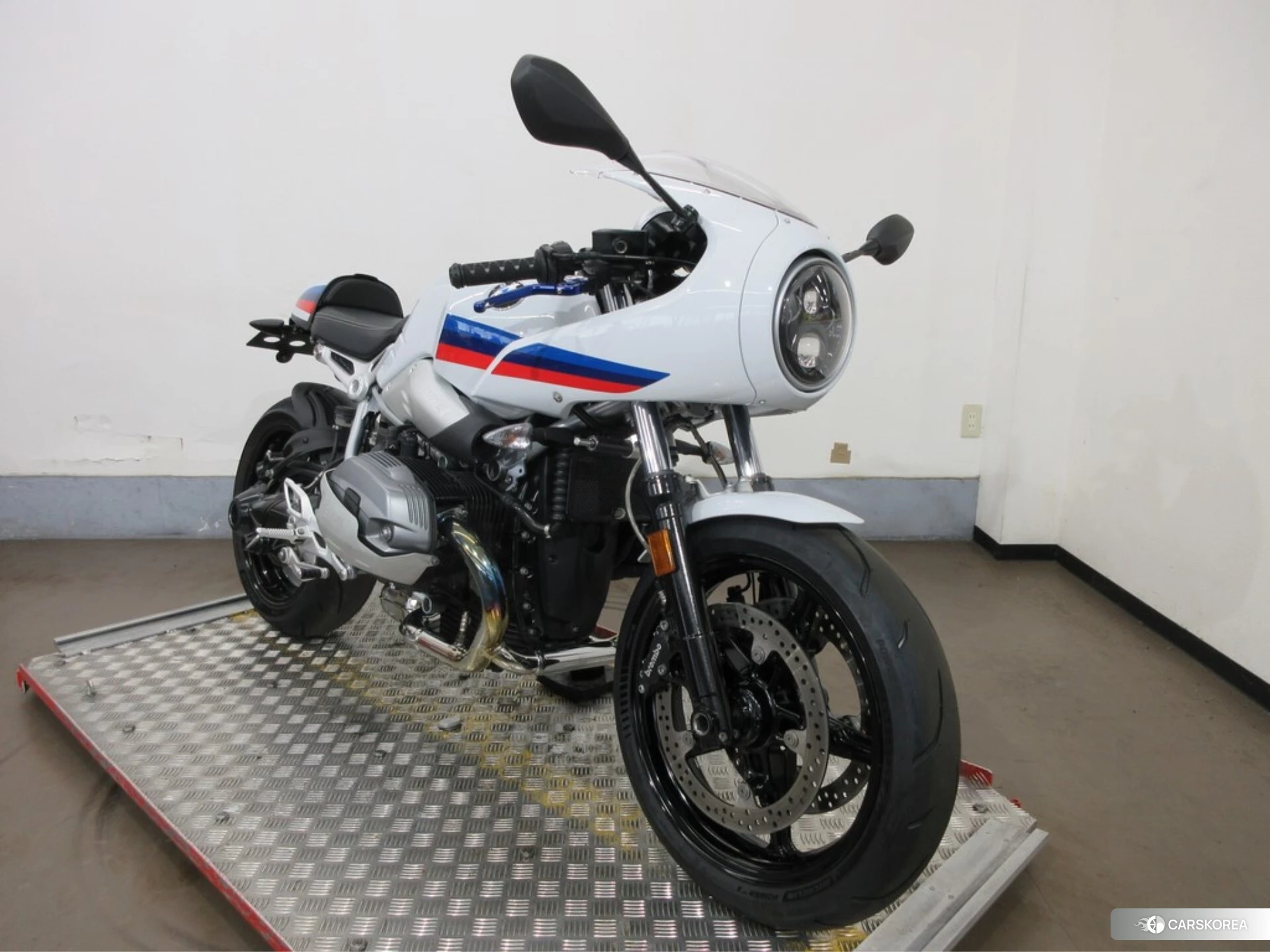 BMW R NINE T RACER id 3946713 из Японии 18