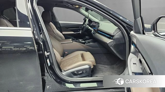 BMW 5 Series (G60) id 4222807 из Кореи 18