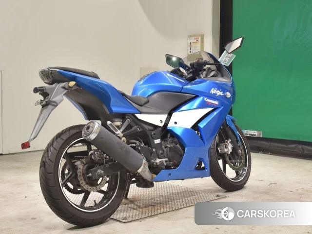 Проданный Kawasaki NINJA 250R 2010 из Японии