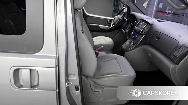 Hyundai The New Grand Starex id 4285651 из Кореи 18