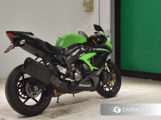 Проданный Kawasaki ZX-6R NINJA ABS 2013 из Японии, фото 2