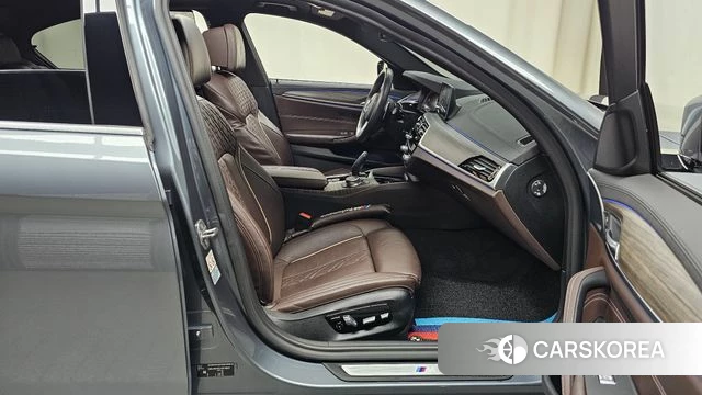 BMW 5 Series (G30) id 4586735 из Кореи 18