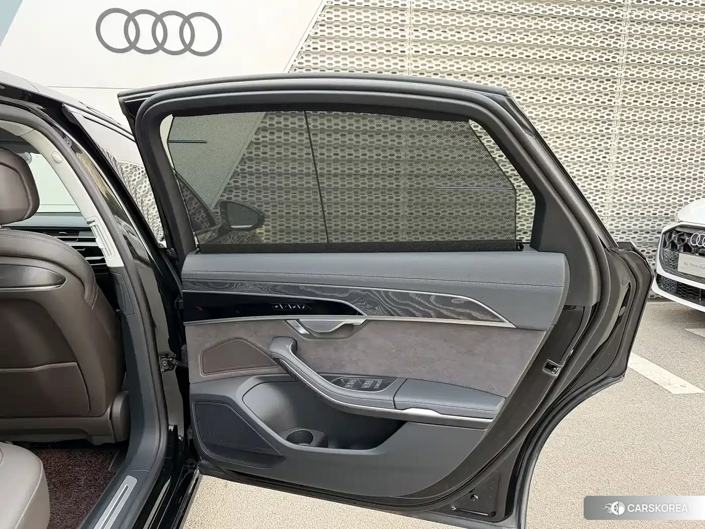 Audi A8 id 4548045 из Китая 18