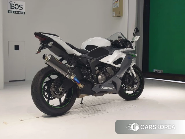 Проданный Kawasaki ZX-6R NINJA ABS 2021 из Японии, фото 2