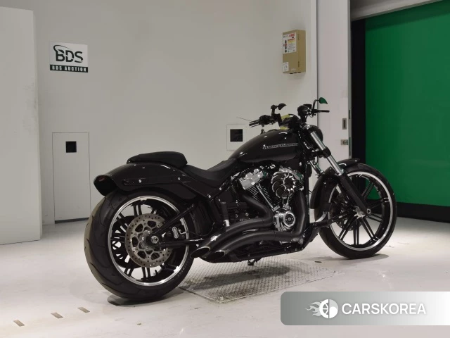 Проданный Harley-Davidson Softail Breakout FXBRS1868 2021 из Японии, фото 2