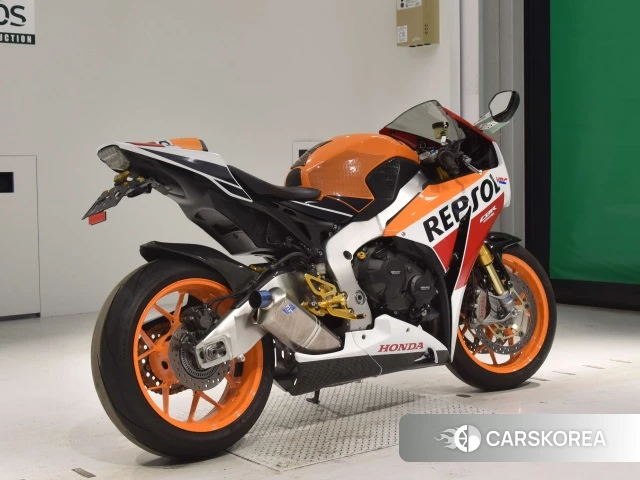 Проданный Honda CBR1000RR 2016 из Японии, фото 2