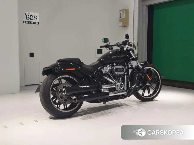 Проданный Harley-Davidson Softail Breakout FXBRS1868 2022 из Японии, фото 2