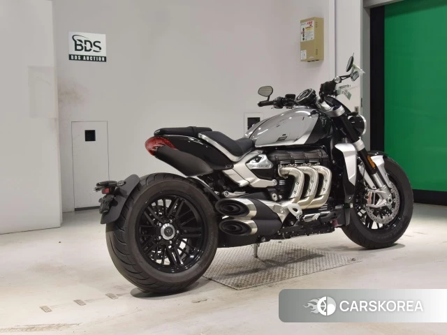 Проданный Triumph ROCKET 3 R 2023 из Японии, фото 2