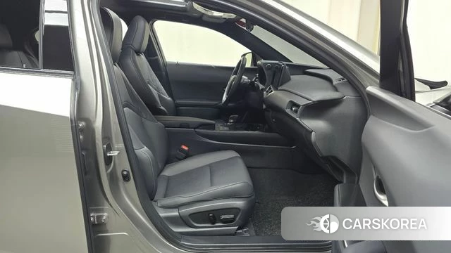 Lexus UX300h id 4354044 из Кореи 18
