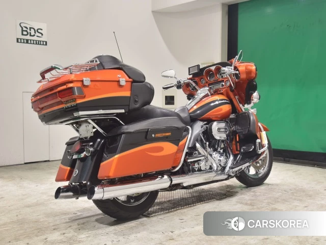 Проданный Harley-Davidson Electra Glide FLHTCUSE1800 CVO 2013 из Японии