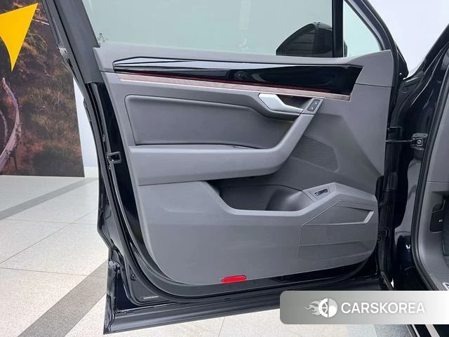 Volkswagen Touareg id 4213114 из Китая 18