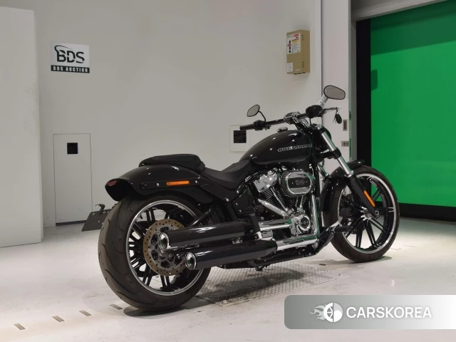Проданный Harley-Davidson Softail Breakout FXBRS1868 2021 из Японии, фото 2