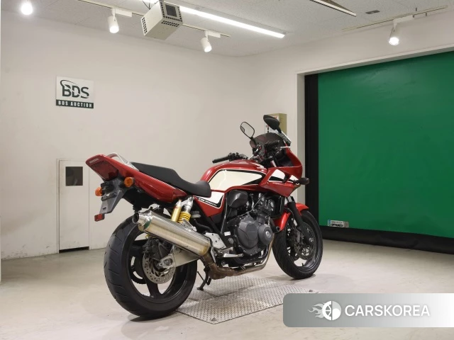 Проданный Honda CB400SF BOLDOR 2010 из Японии, фото 2