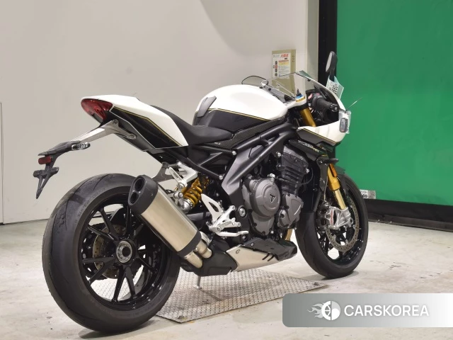 Проданный Triumph SPEED TRIPLE 1200 RR 2023 из Японии, фото 2