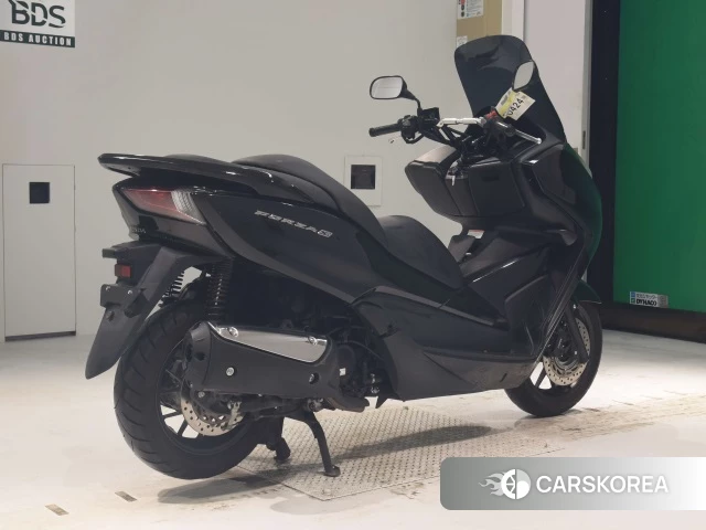 Проданный Honda FORZA 2013 из Японии, фото 2