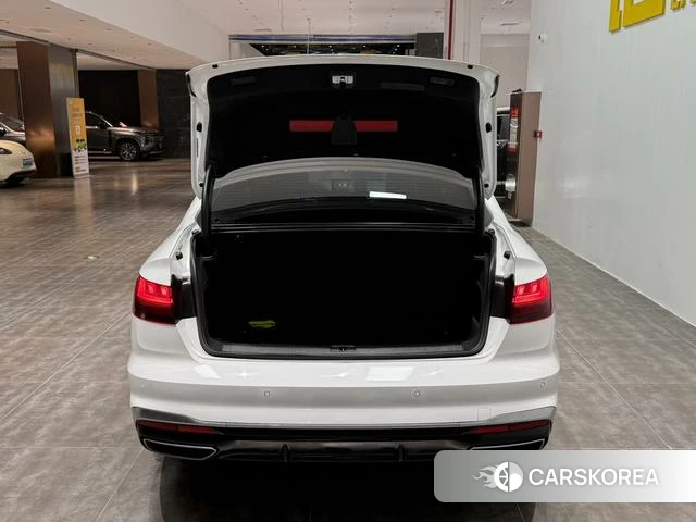 Audi A4L id 4299704 из Китая 18