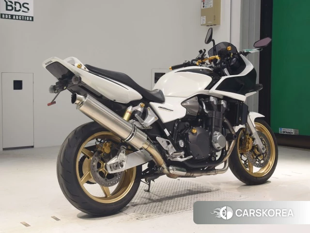 Проданный Honda CB1300SF BOLDOR 2010 из Японии, фото 2