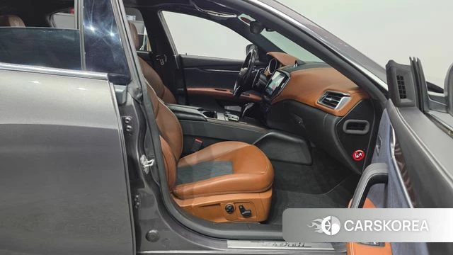 Maserati Ghibli id 4232518 из Кореи 18