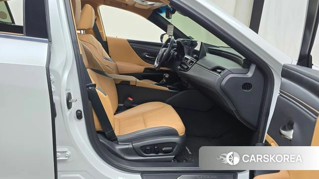 Lexus ES300h 7th generation id 4230960 из Кореи 18