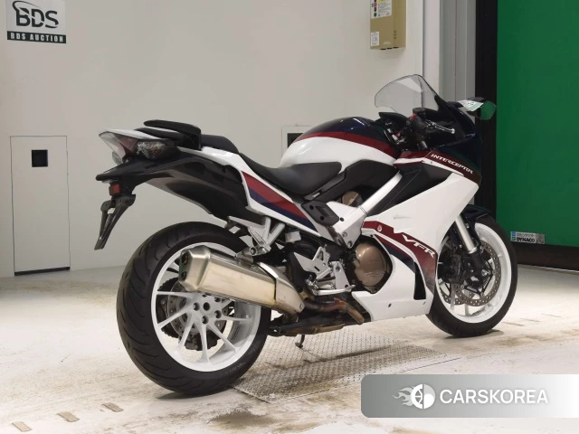 Проданный Honda VFR800F 2021 из Японии, фото 2