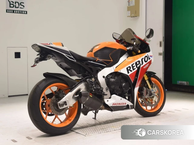 Проданный Honda CBR1000RR 2018 из Японии, фото 2