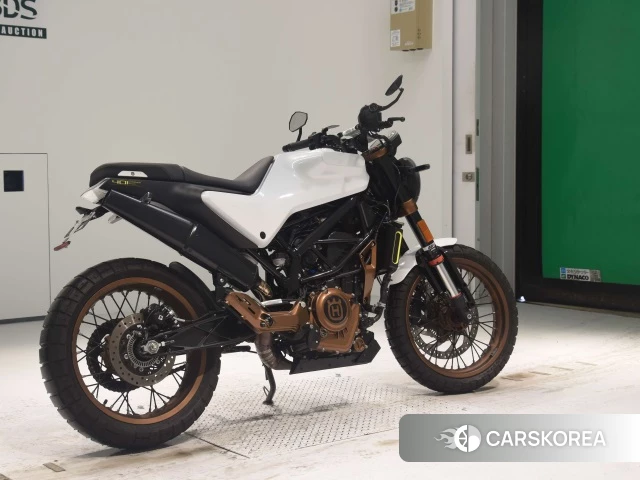 Проданный Husqvarna SVARTPILEN 401 2020 из Японии