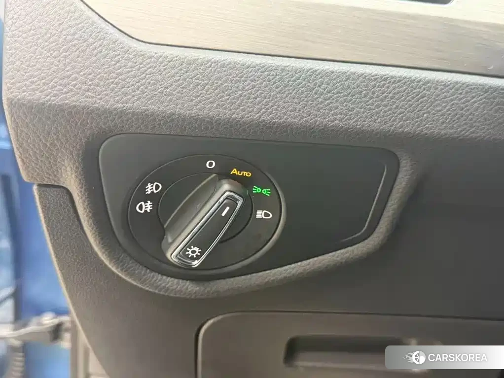 Volkswagen Touran L id 4685902 из Китая 18