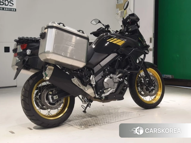 Проданный Suzuki V-STROM 650 XT 2020 из Японии, фото 2