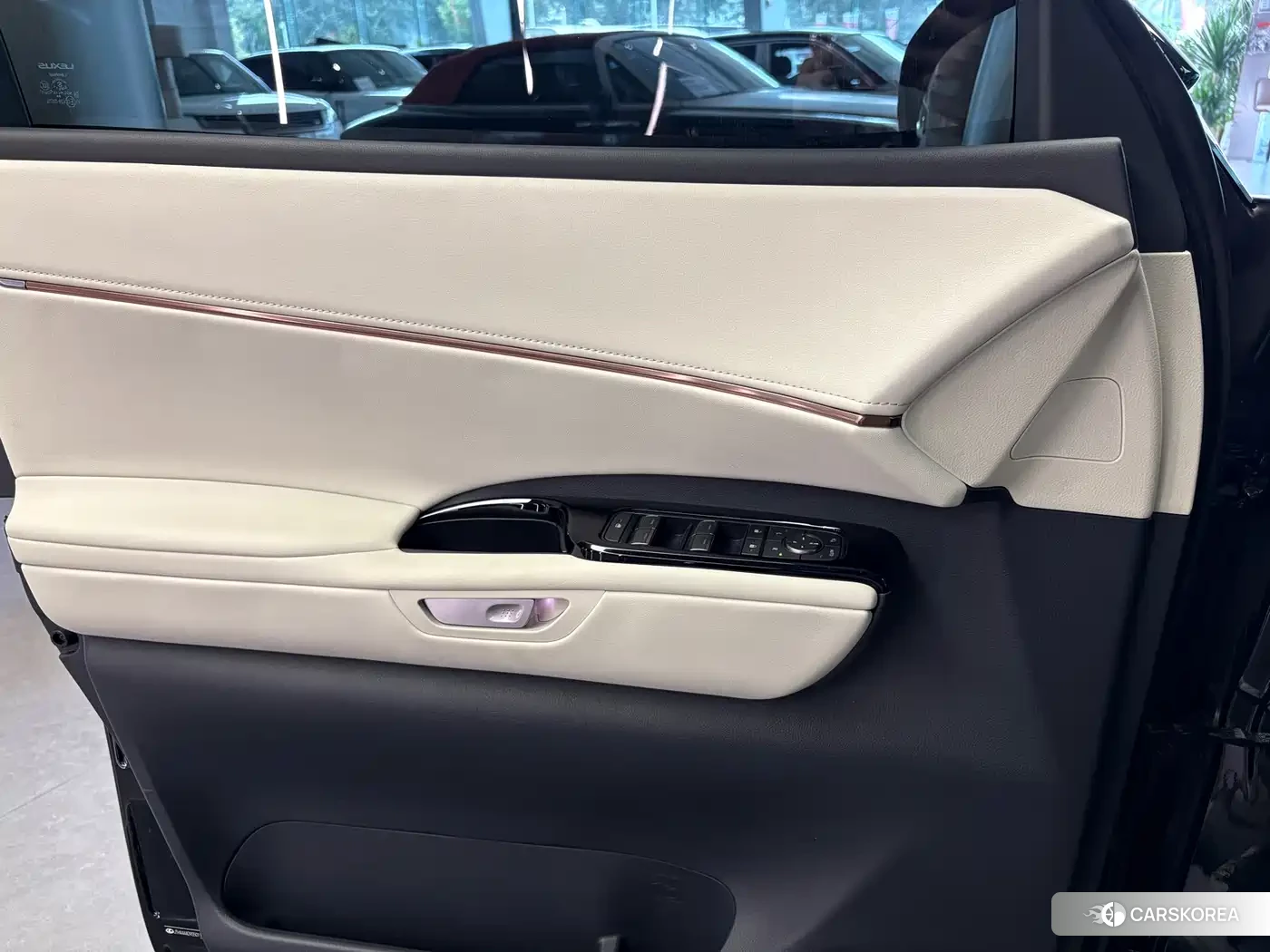 Lexus LM id 4577501 из Китая 18