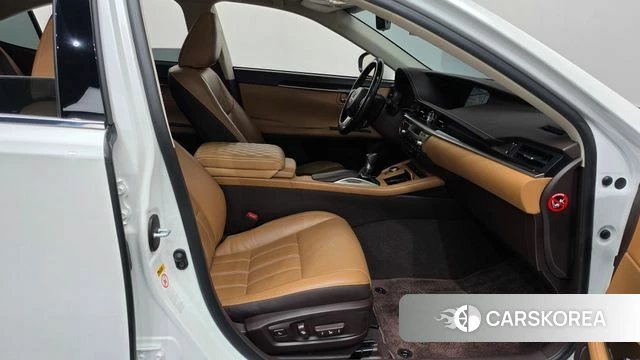 Lexus New ES300h id 4733051 из Кореи 18