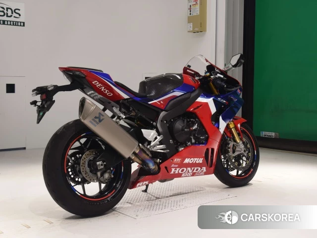 Проданный Honda CBR1000RR-R FIREBLADE SP id 4158643 из Японии, фото 2