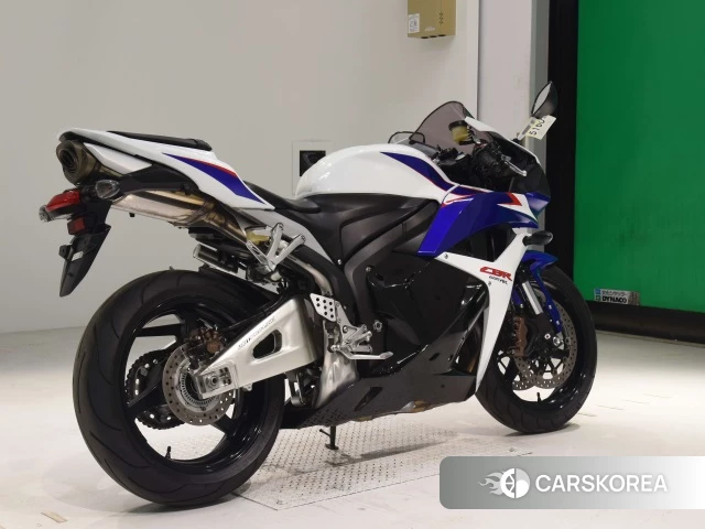 Проданный Honda CBR600RR ABS 2011 из Японии, фото 2