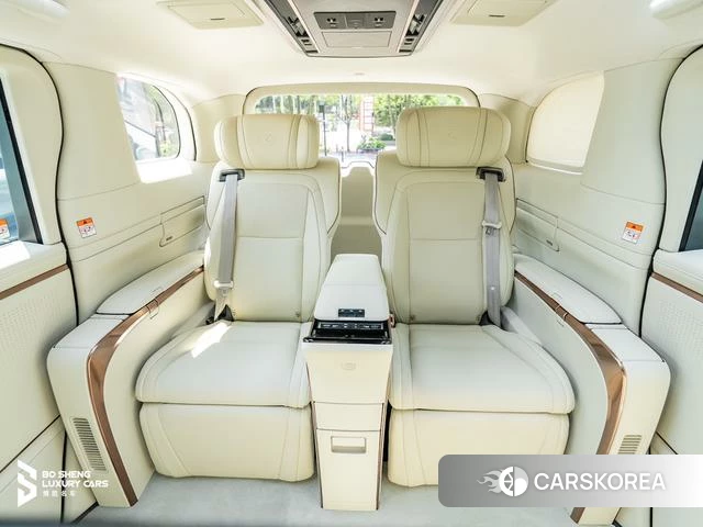 Lexus LM id 4273748 из Китая 18
